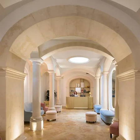 Отель Palazzo Artemide - Vretreats 4*