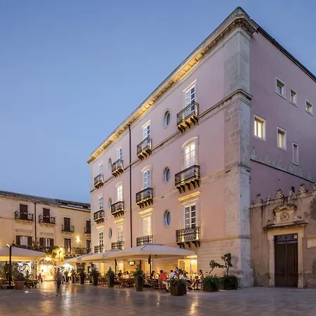 Palazzo Artemide - Vretreats Отель Сиракузы